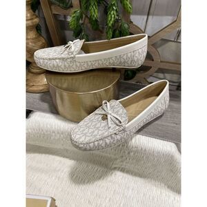 MICHAEL Michael Kors Women's Juliette Moccasin Flats - Vanilla 5M